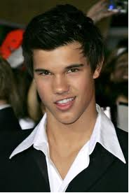Taylor Lautner, Collar